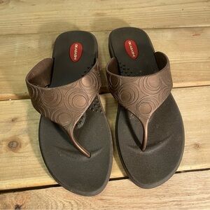 Okabashi Womens  Size L Thong Flip Flop Bronze Swirl Made In USA.